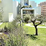Apartment New Stunning Ocean Aprt In 